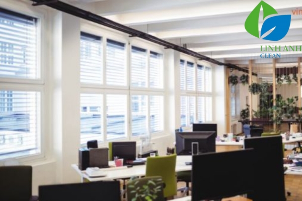 Vai trò của đơn vị vệ sinh chuyên nghiệp trong duy trì môi trường làm việc